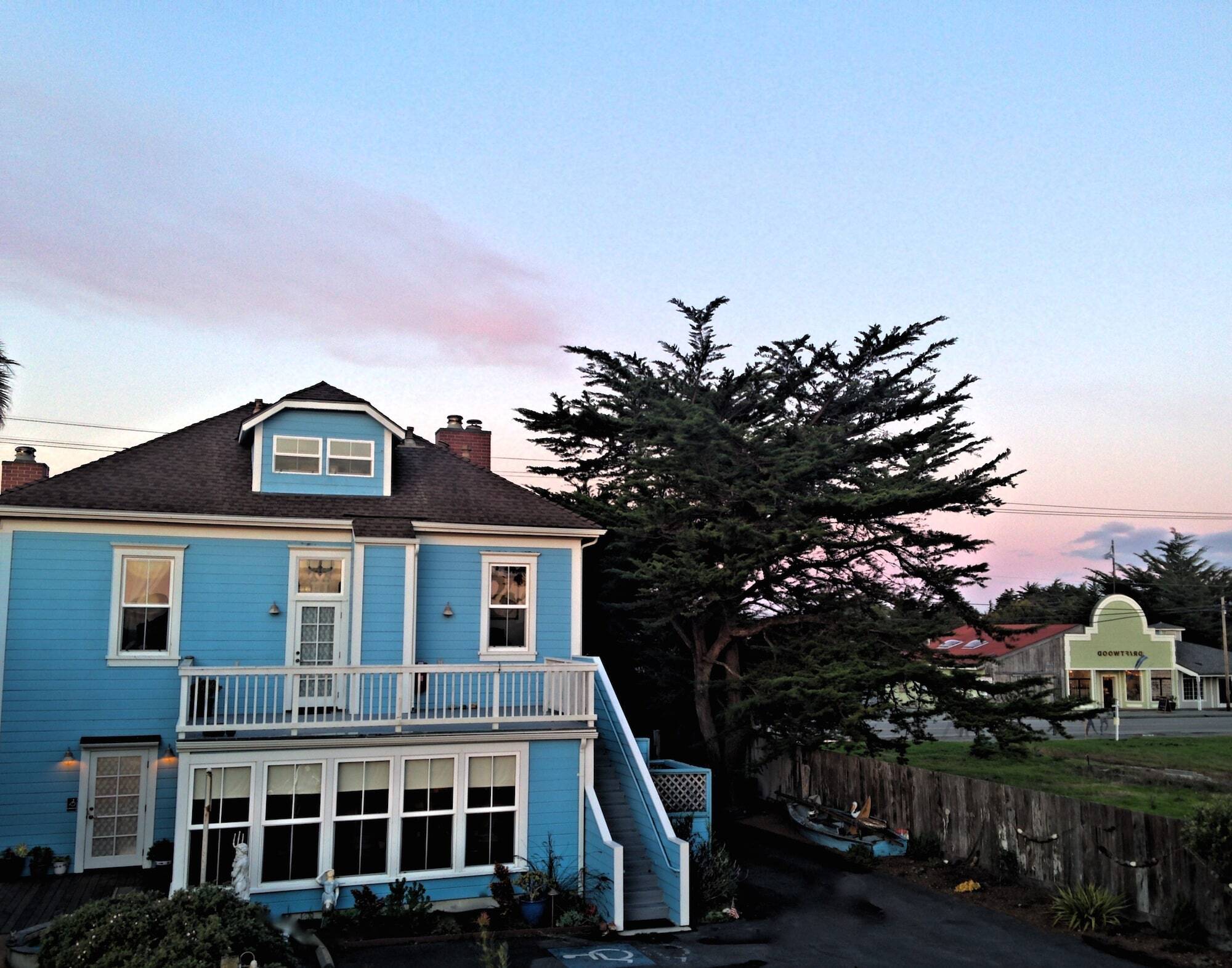 Captain'S Inn At Moss Landing Exterior photo